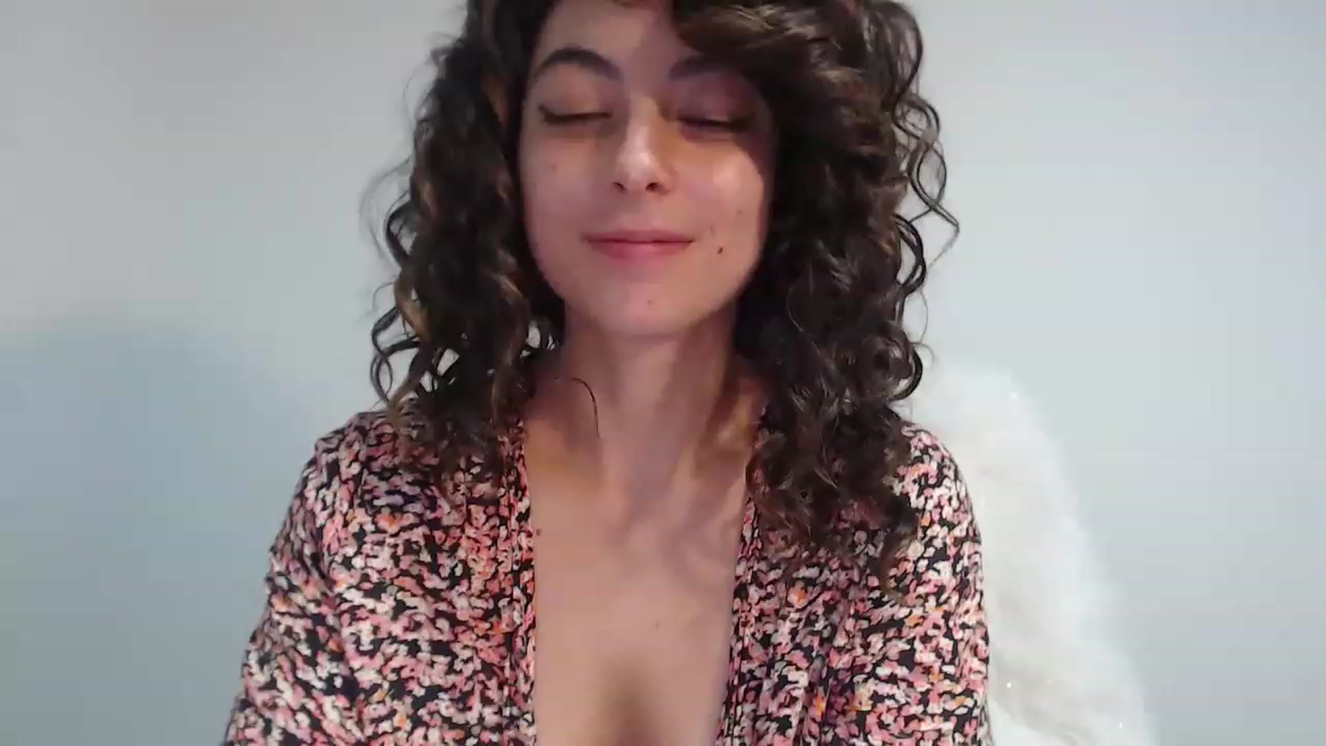 Gallery image thumbnail from Viiolet's myfreecams stream on, 06/03/2023, 16:32 image 16 of 20