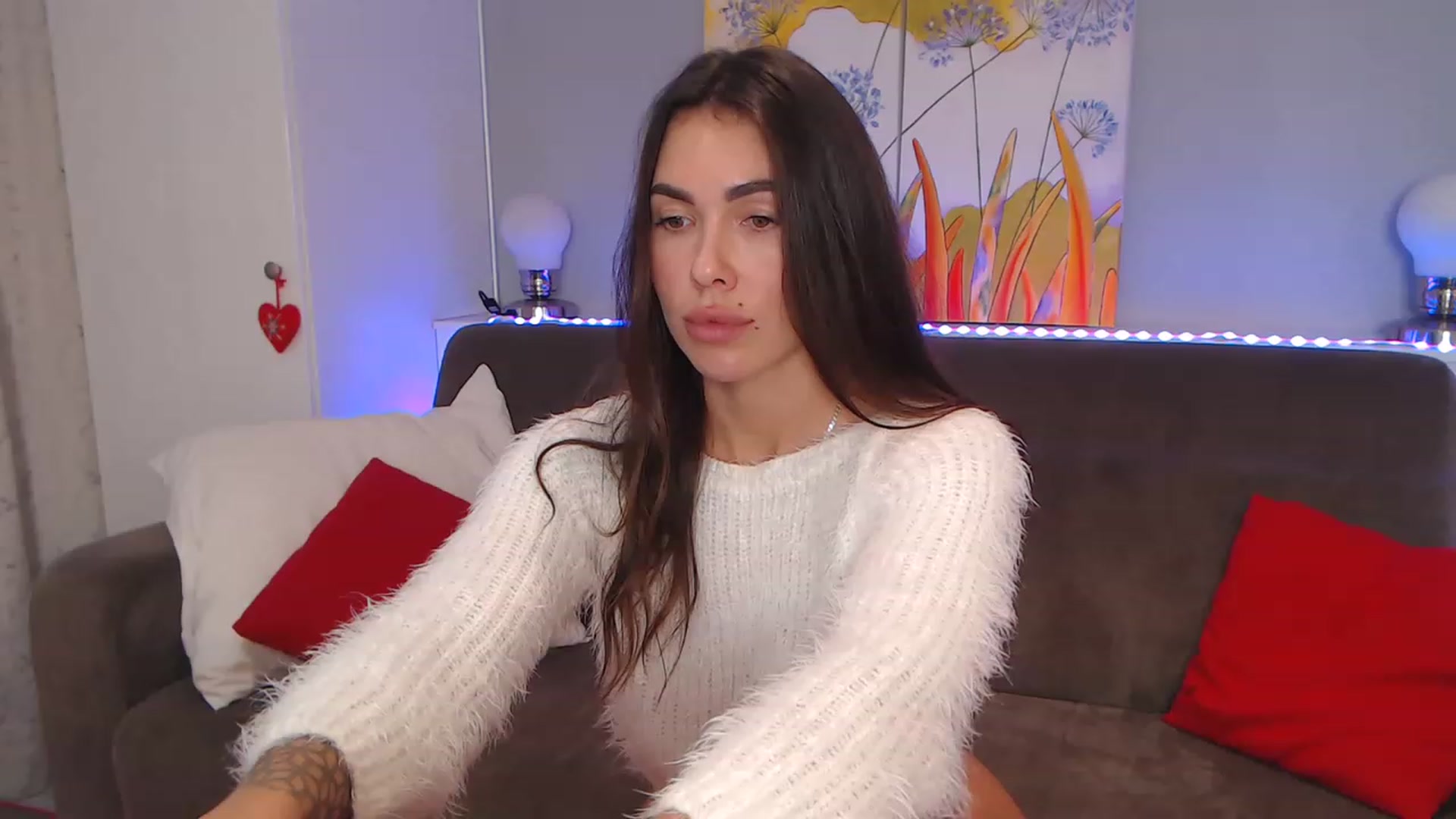 Gallery image thumbnail from VikiEvans's myfreecams stream on, 11/15/2022, 16:27 image 9 of 20