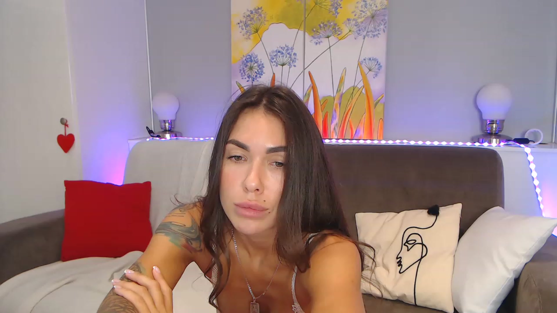 Gallery image thumbnail from VikiEvans's myfreecams stream on, 11/17/2022, 17:54 image 15 of 20