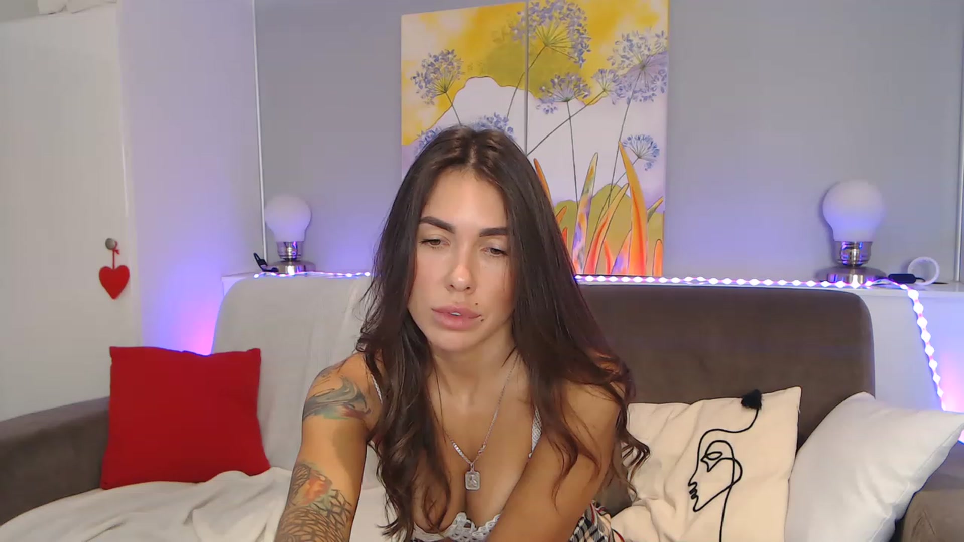 Gallery image thumbnail from VikiEvans's myfreecams stream on, 11/17/2022, 17:54 image 20 of 20