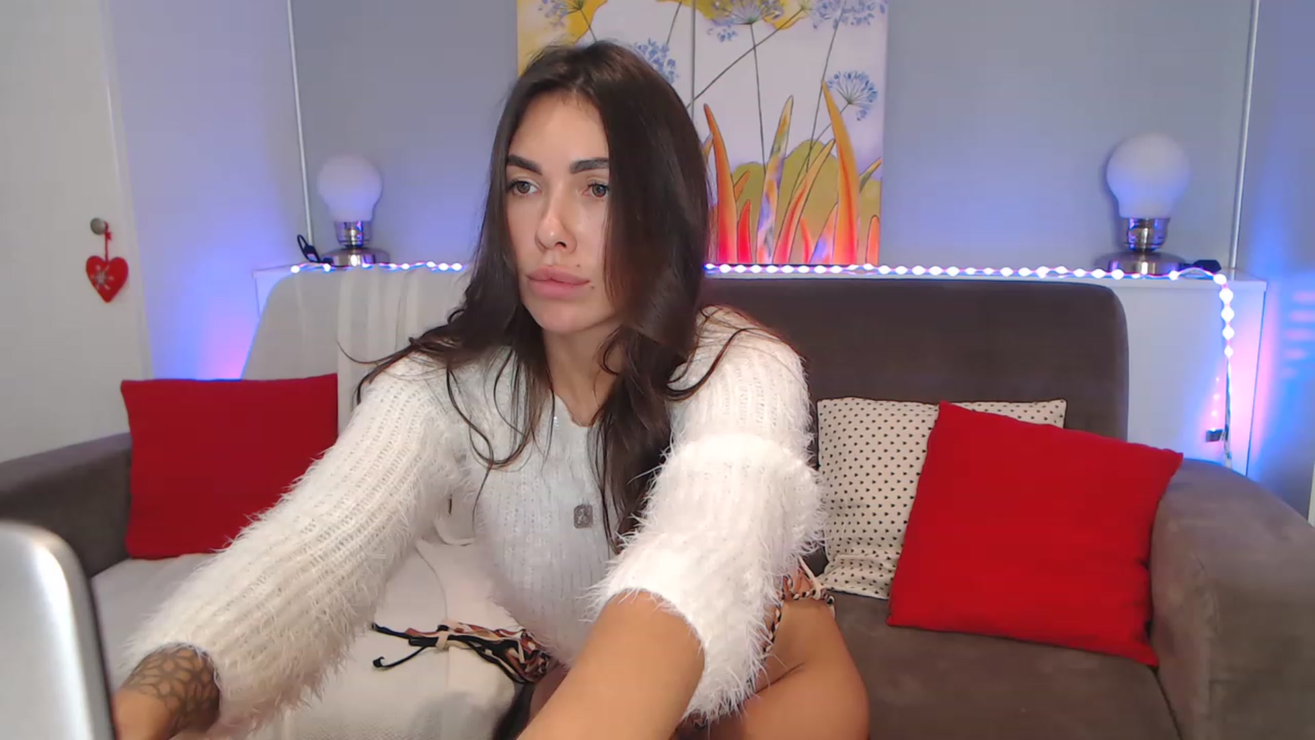 Gallery image thumbnail from VikiEvans's myfreecams stream on, 11/20/2022, 20:23 image 15 of 20