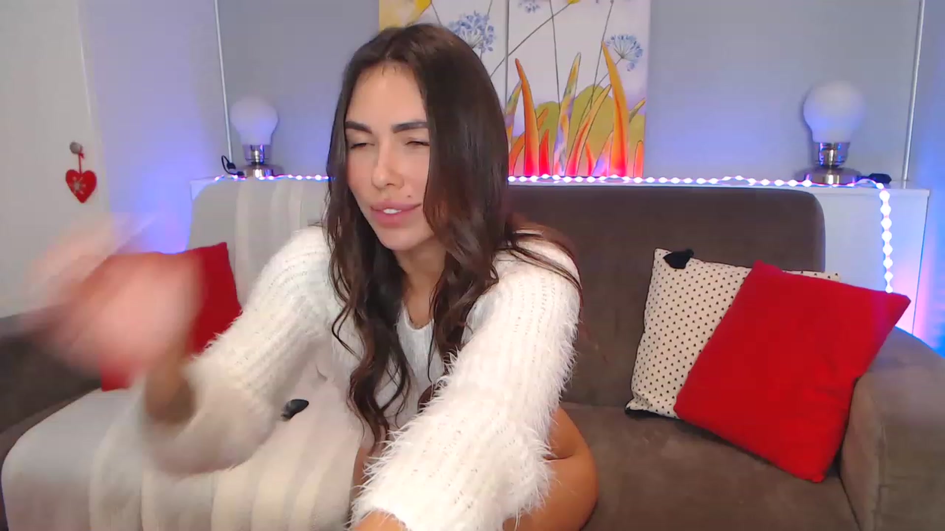 Gallery image thumbnail from VikiEvans's myfreecams stream on, 11/21/2022, 16:54 image 12 of 20