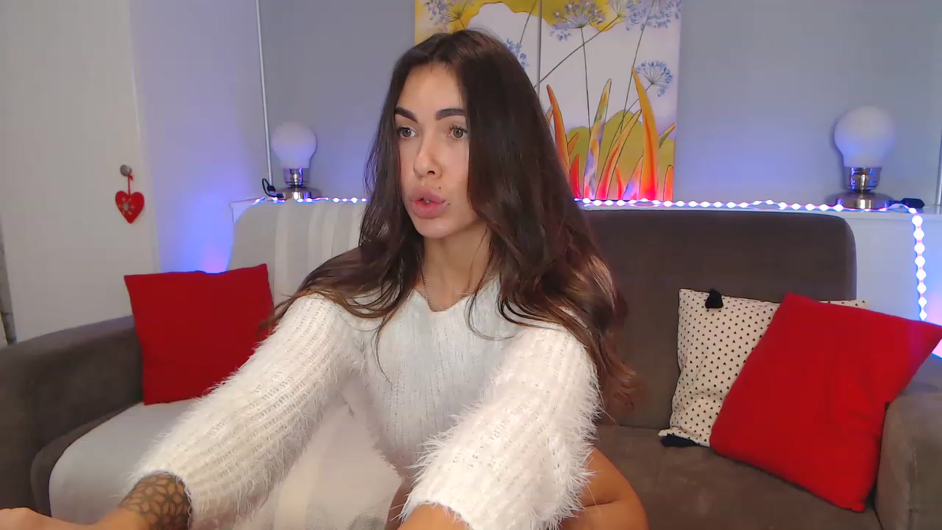 Gallery image thumbnail from VikiEvans's myfreecams stream on, 11/21/2022, 17:54 image 19 of 20