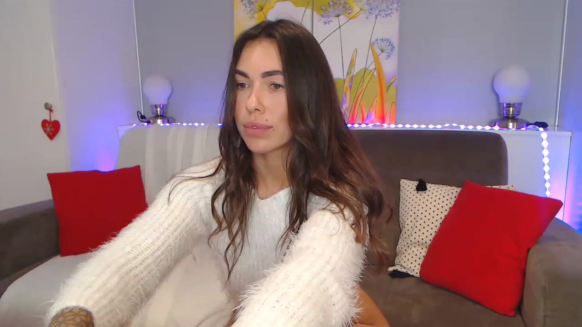 Gallery image thumbnail from VikiEvans's myfreecams stream on, 11/21/2022, 17:54 image 18 of 20