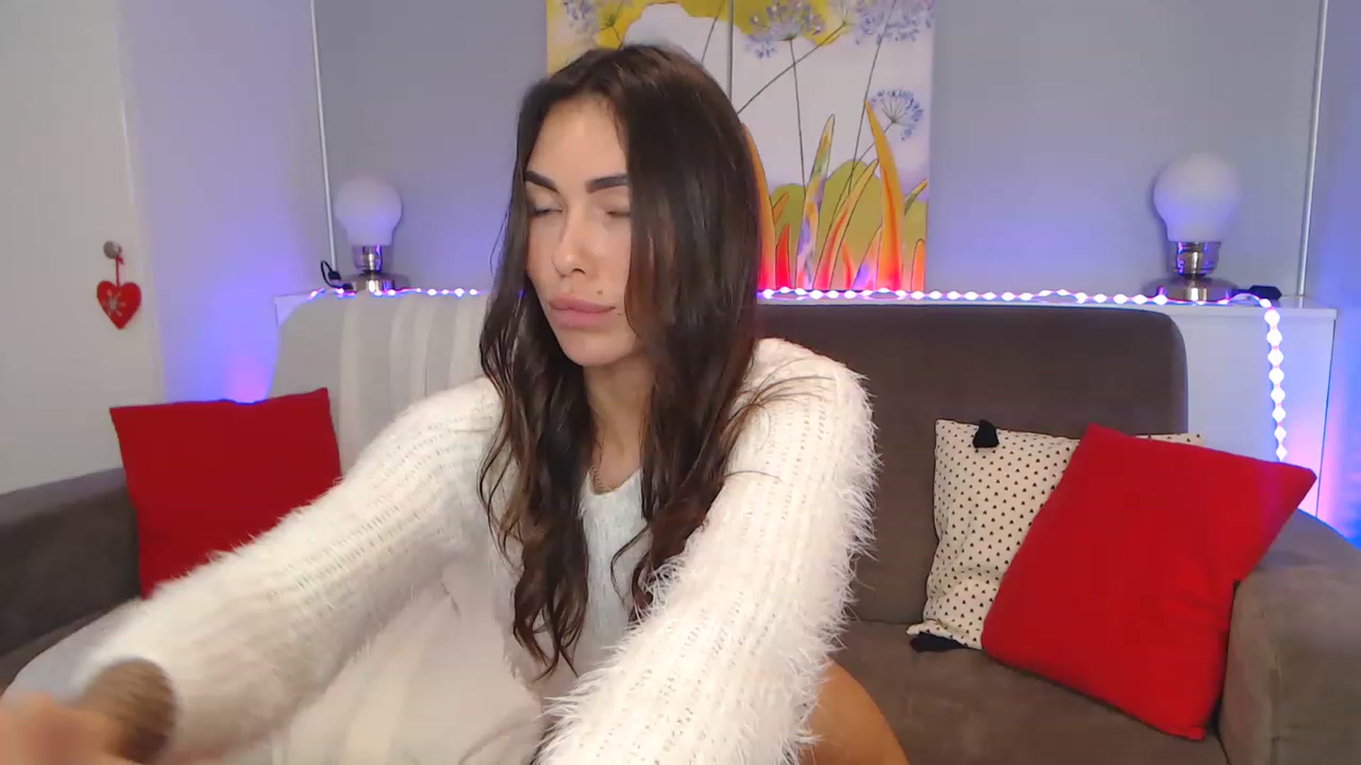 Gallery image thumbnail from VikiEvans's myfreecams stream on, 11/21/2022, 17:54 image 17 of 20