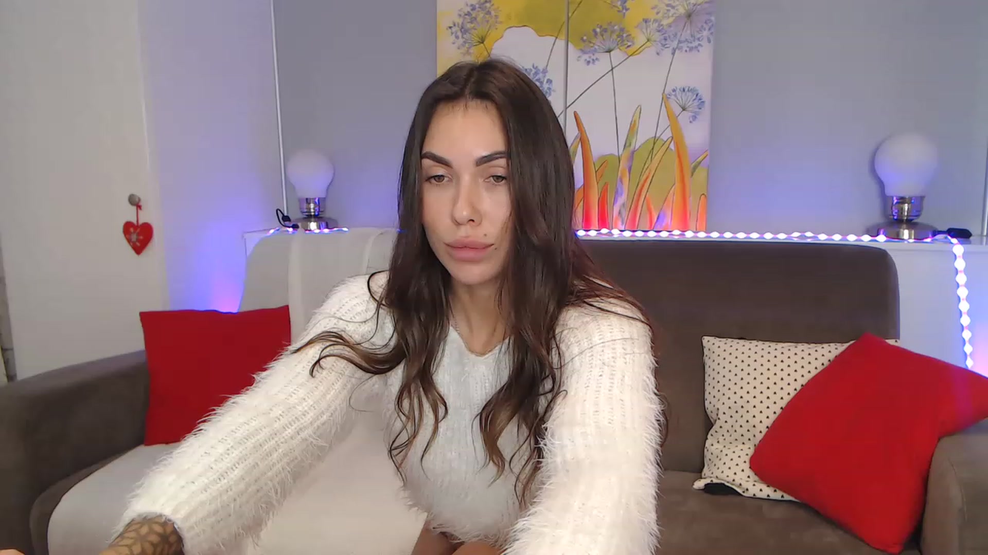 Gallery image thumbnail from VikiEvans's myfreecams stream on, 11/21/2022, 21:39 image 17 of 20