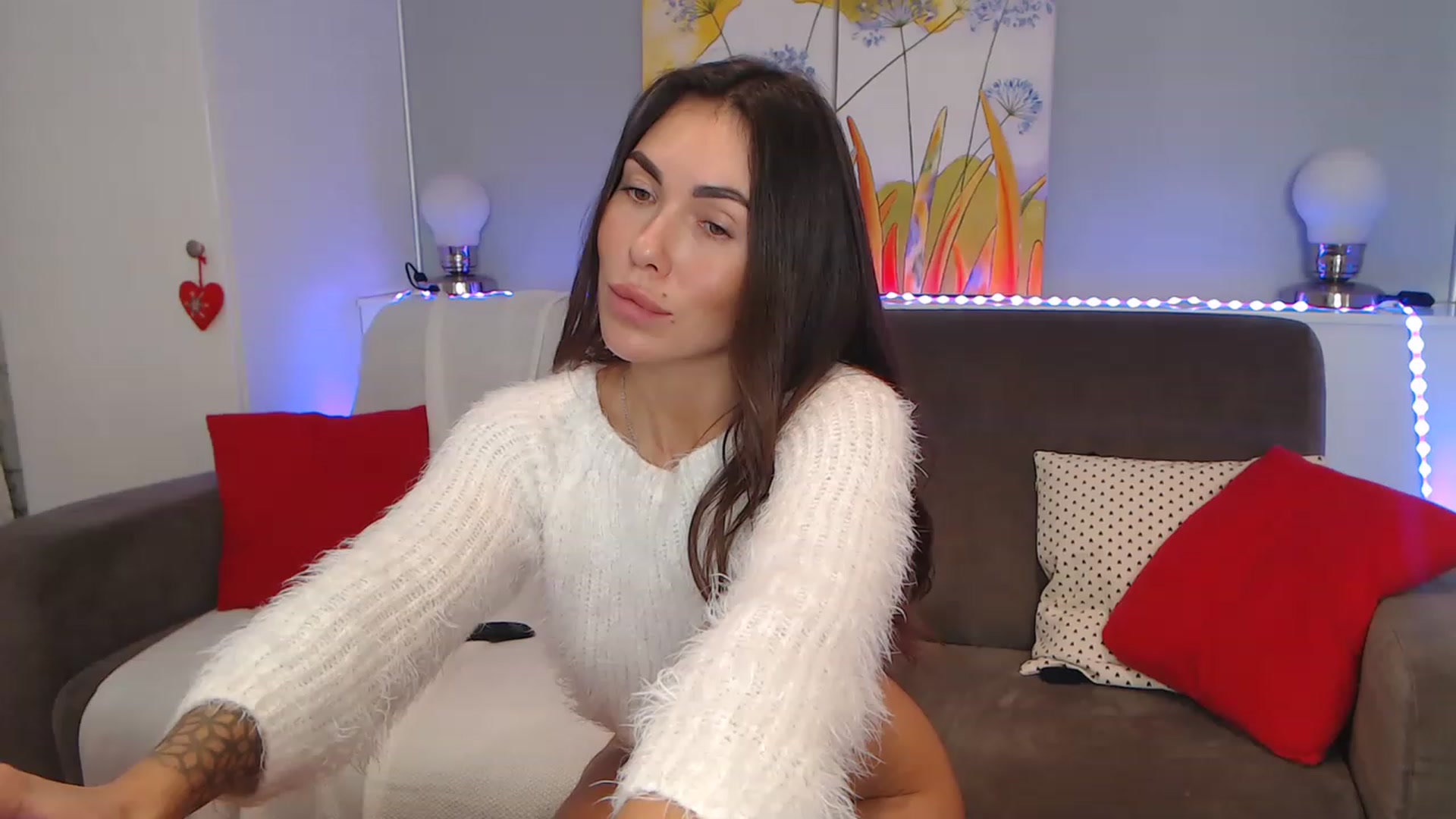 Gallery image thumbnail from VikiEvans's myfreecams stream on, 11/21/2022, 21:39 image 14 of 20