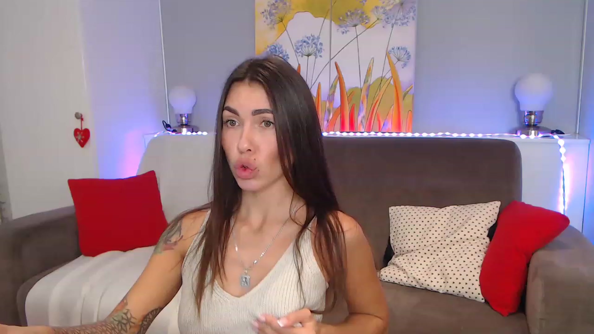 Gallery image thumbnail from VikiEvans's myfreecams stream on, 11/23/2022, 19:35 image 10 of 20