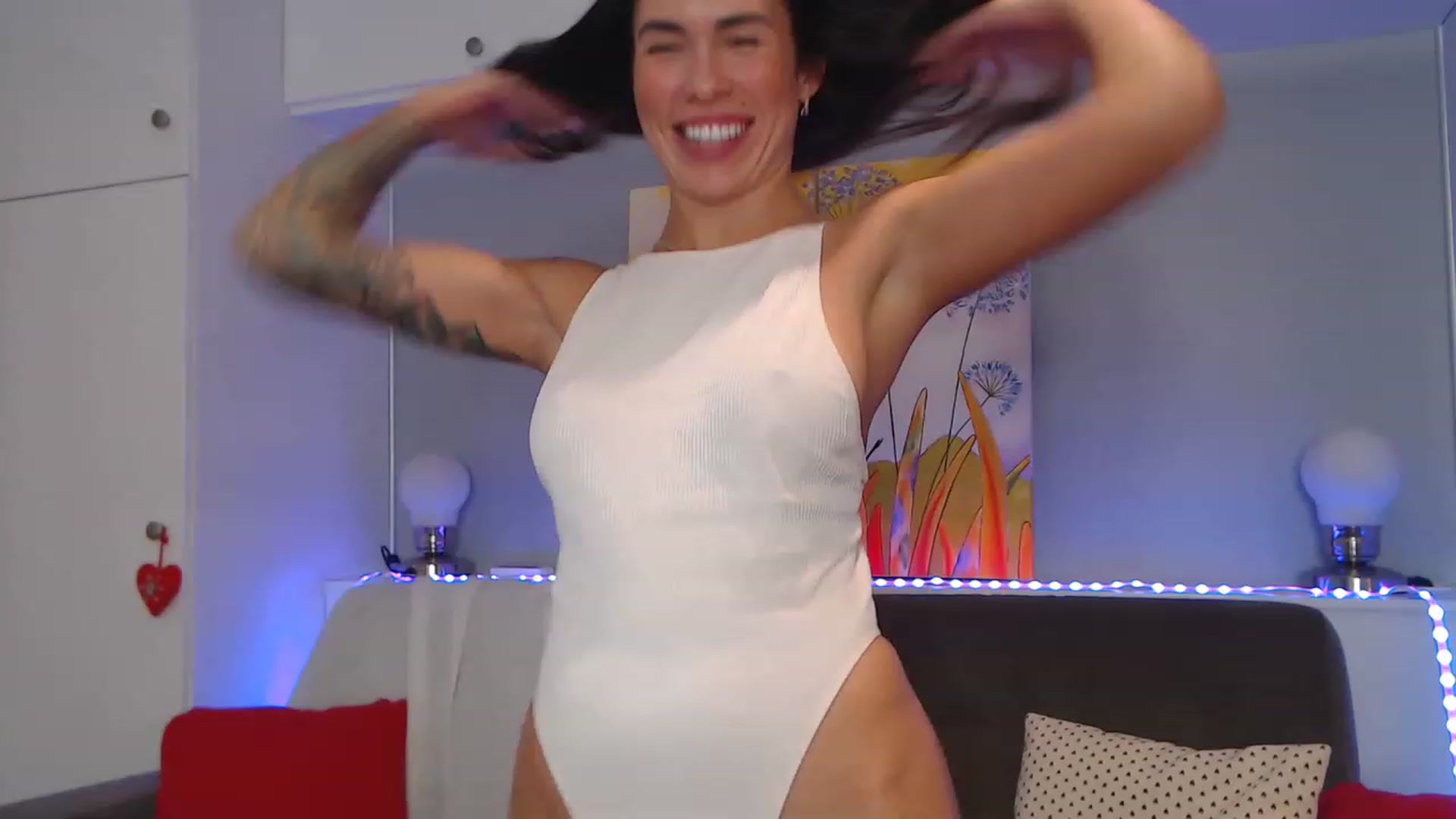 Gallery image thumbnail from VikiEvans's myfreecams stream on, 11/24/2022, 17:09 image 12 of 20