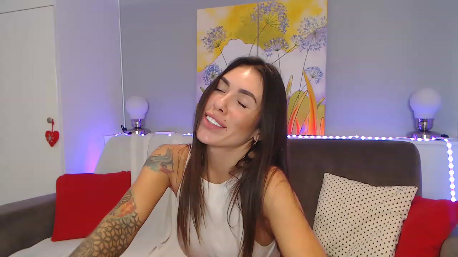 Gallery image thumbnail from VikiEvans's myfreecams stream on, 11/24/2022, 17:09 image 6 of 20