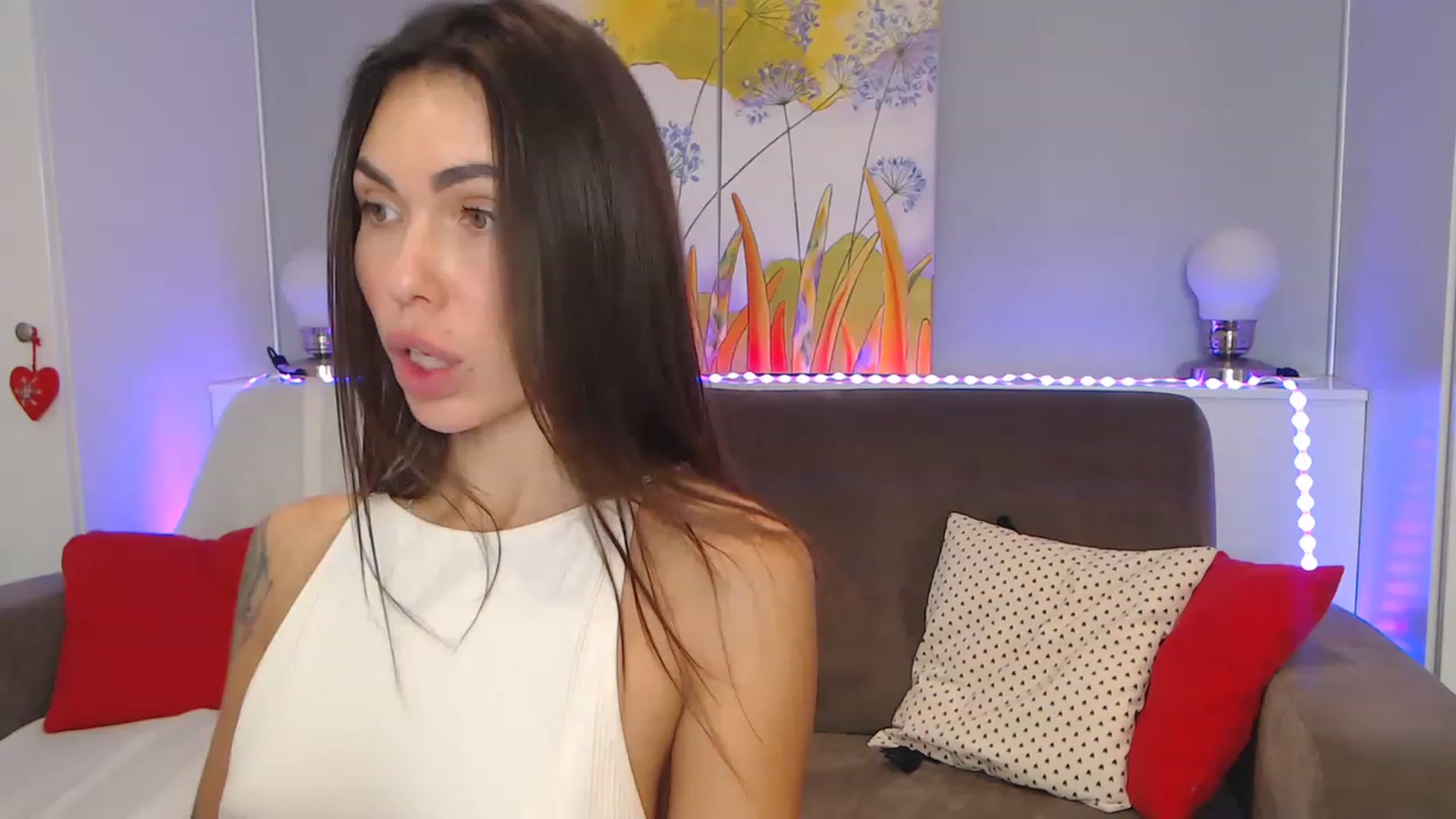 Gallery image thumbnail from VikiEvans's myfreecams stream on, 11/24/2022, 20:44 image 18 of 20