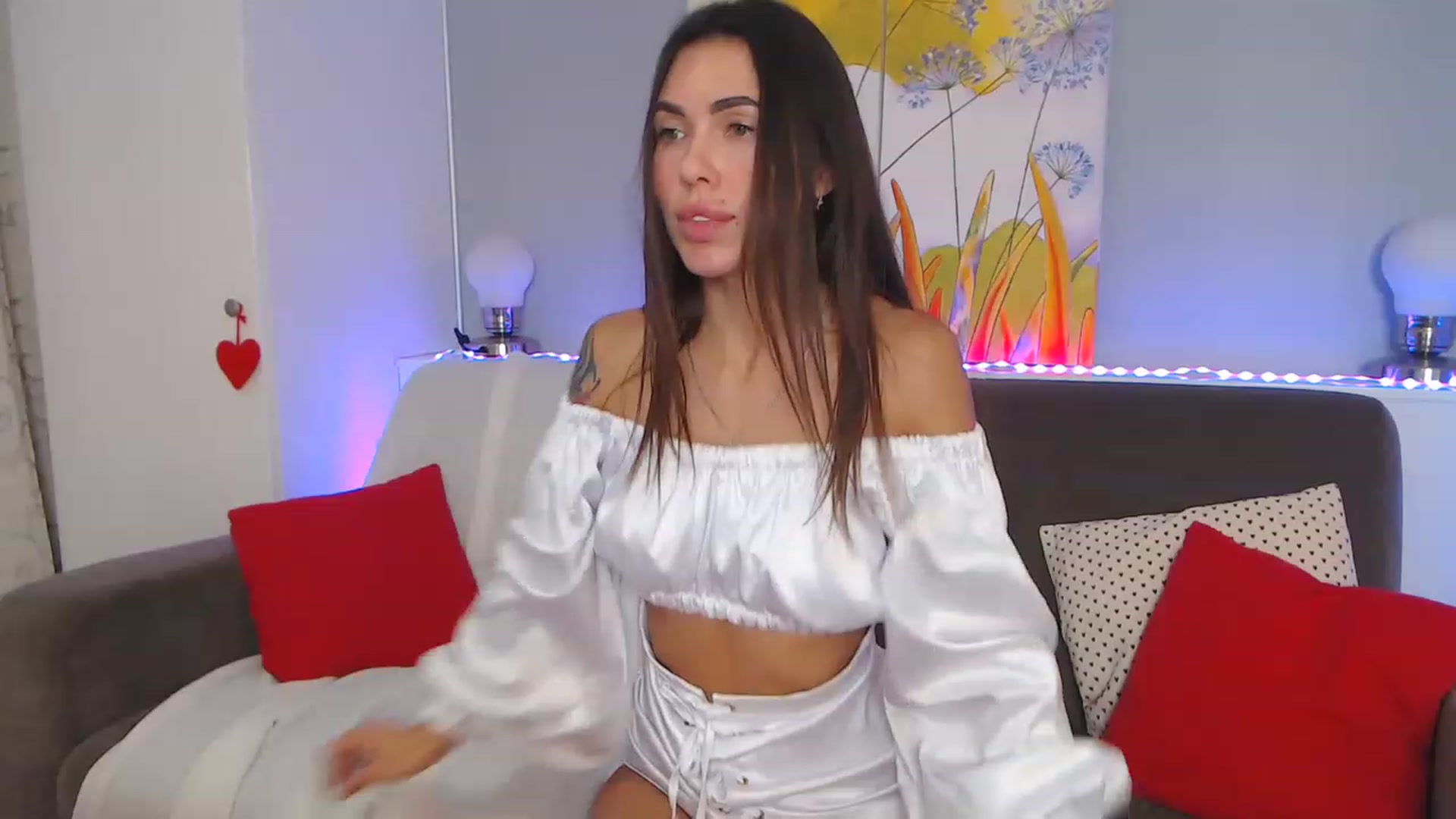 Gallery image thumbnail from VikiEvans's myfreecams stream on, 11/27/2022, 21:13 image 2 of 20