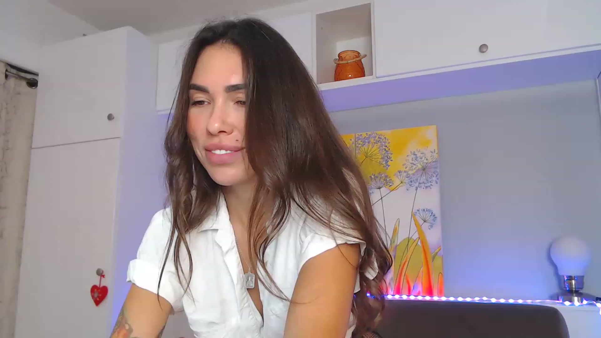 Gallery image thumbnail from VikiEvans's myfreecams stream on, 12/02/2022, 17:14 image 8 of 20