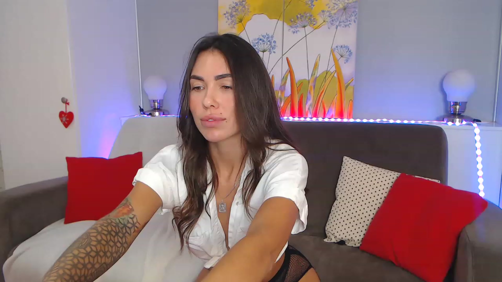 Gallery image thumbnail from VikiEvans's myfreecams stream on, 12/02/2022, 17:14 image 19 of 20