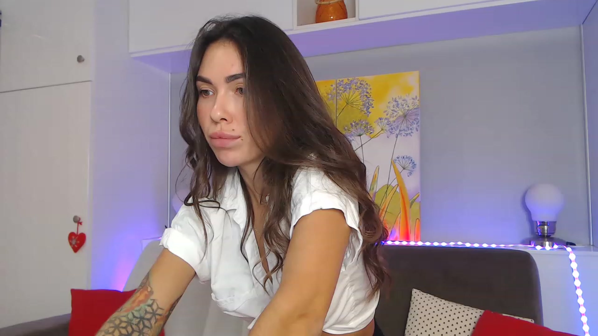 Gallery image thumbnail from VikiEvans's myfreecams stream on, 12/02/2022, 17:14 image 18 of 20