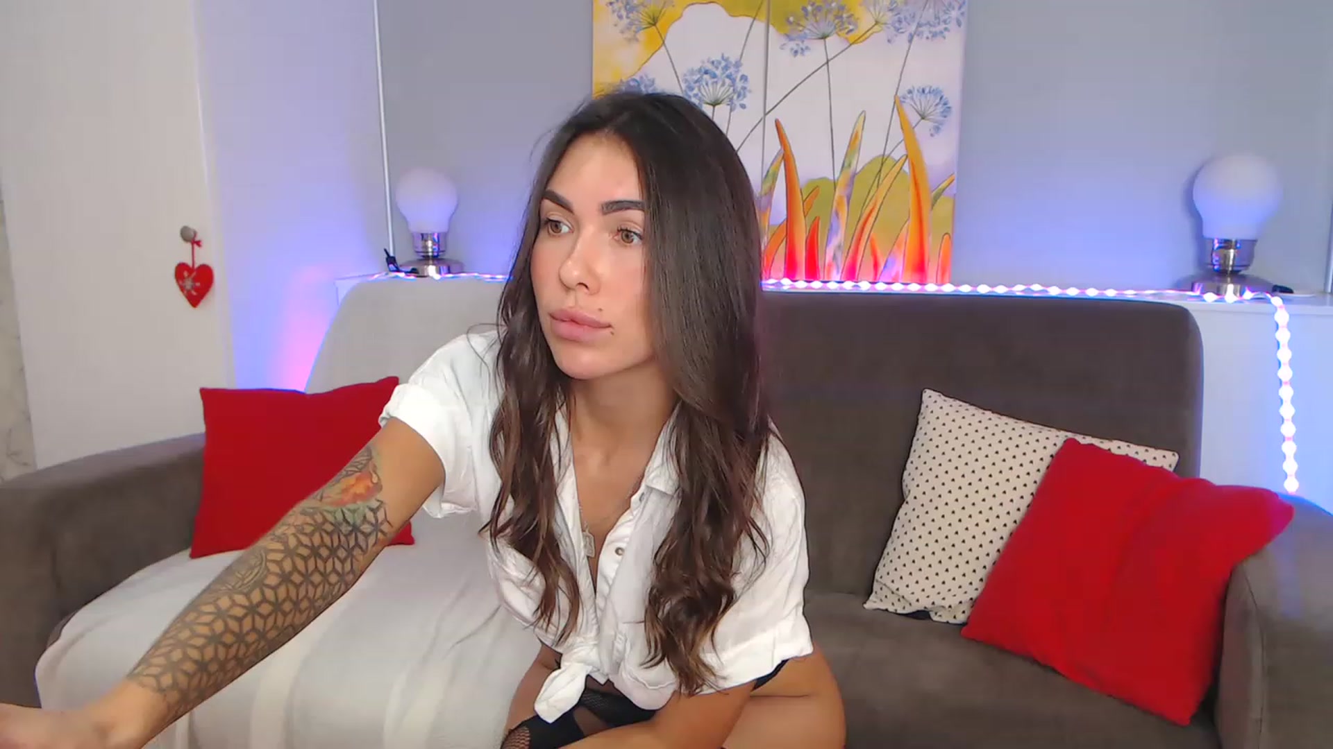 Gallery image thumbnail from VikiEvans's myfreecams stream on, 12/02/2022, 18:16 image 7 of 20