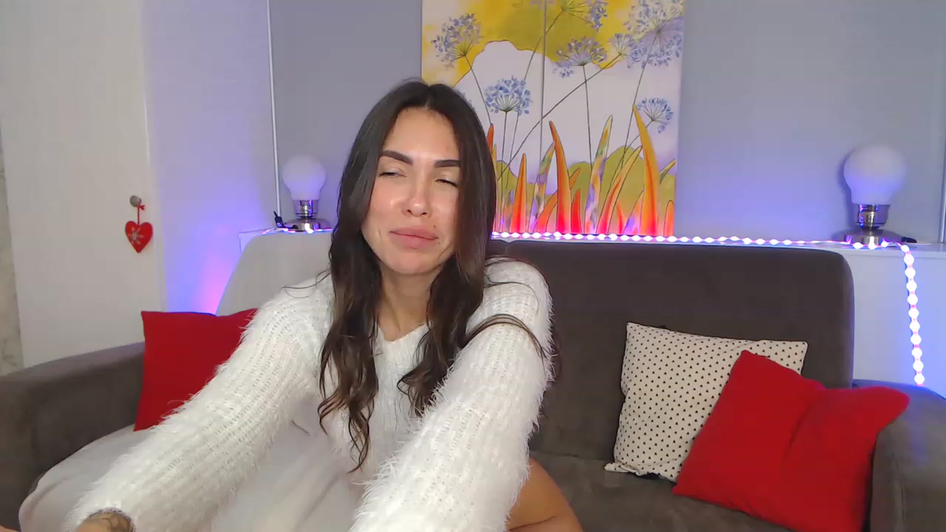 Gallery image thumbnail from VikiEvans's myfreecams stream on, 12/02/2022, 22:25 image 19 of 20