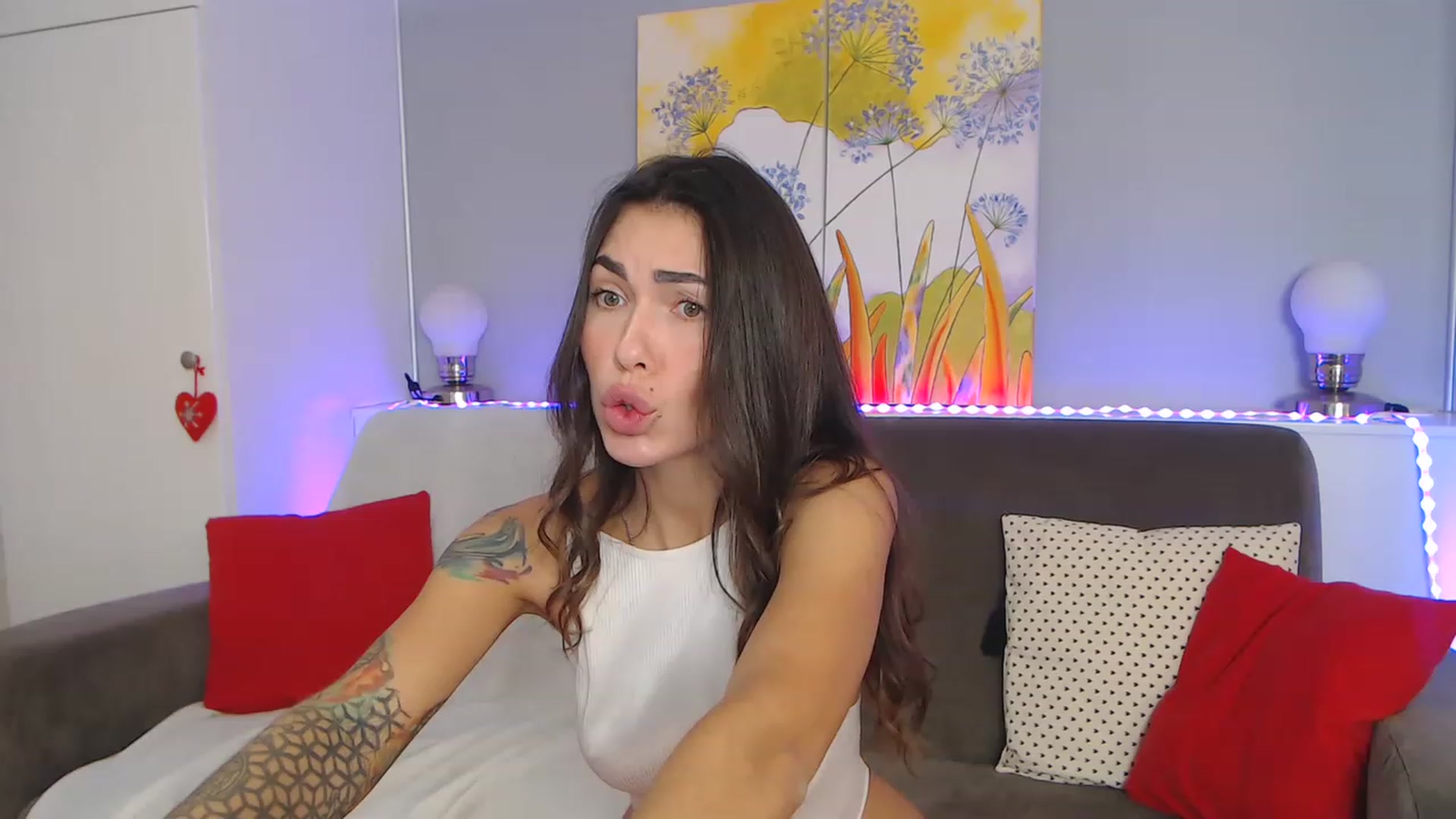 Gallery image thumbnail from VikiEvans's myfreecams stream on, 12/03/2022, 16:19 image 10 of 20