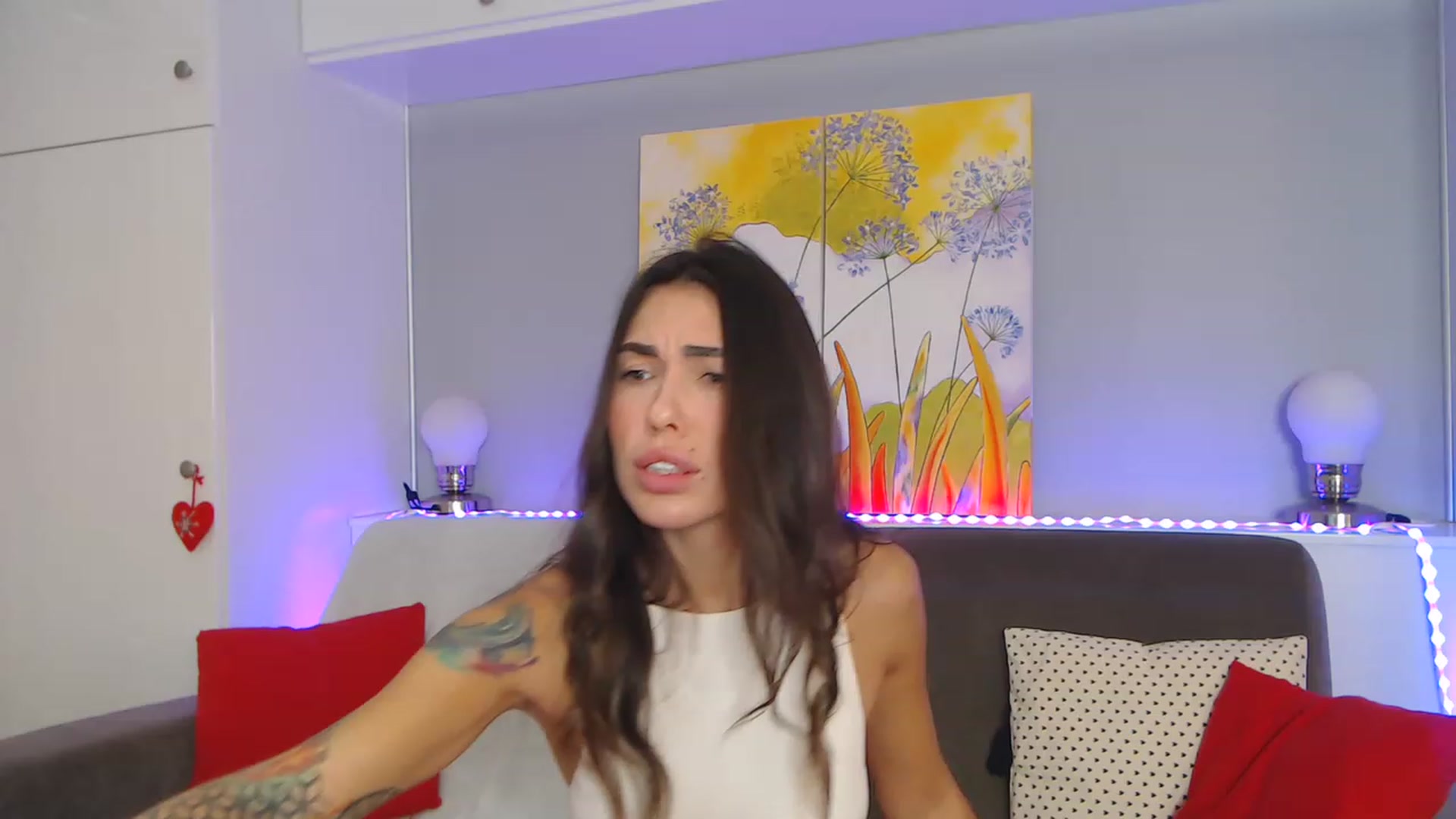 Gallery image thumbnail from VikiEvans's myfreecams stream on, 12/03/2022, 16:19 image 18 of 20