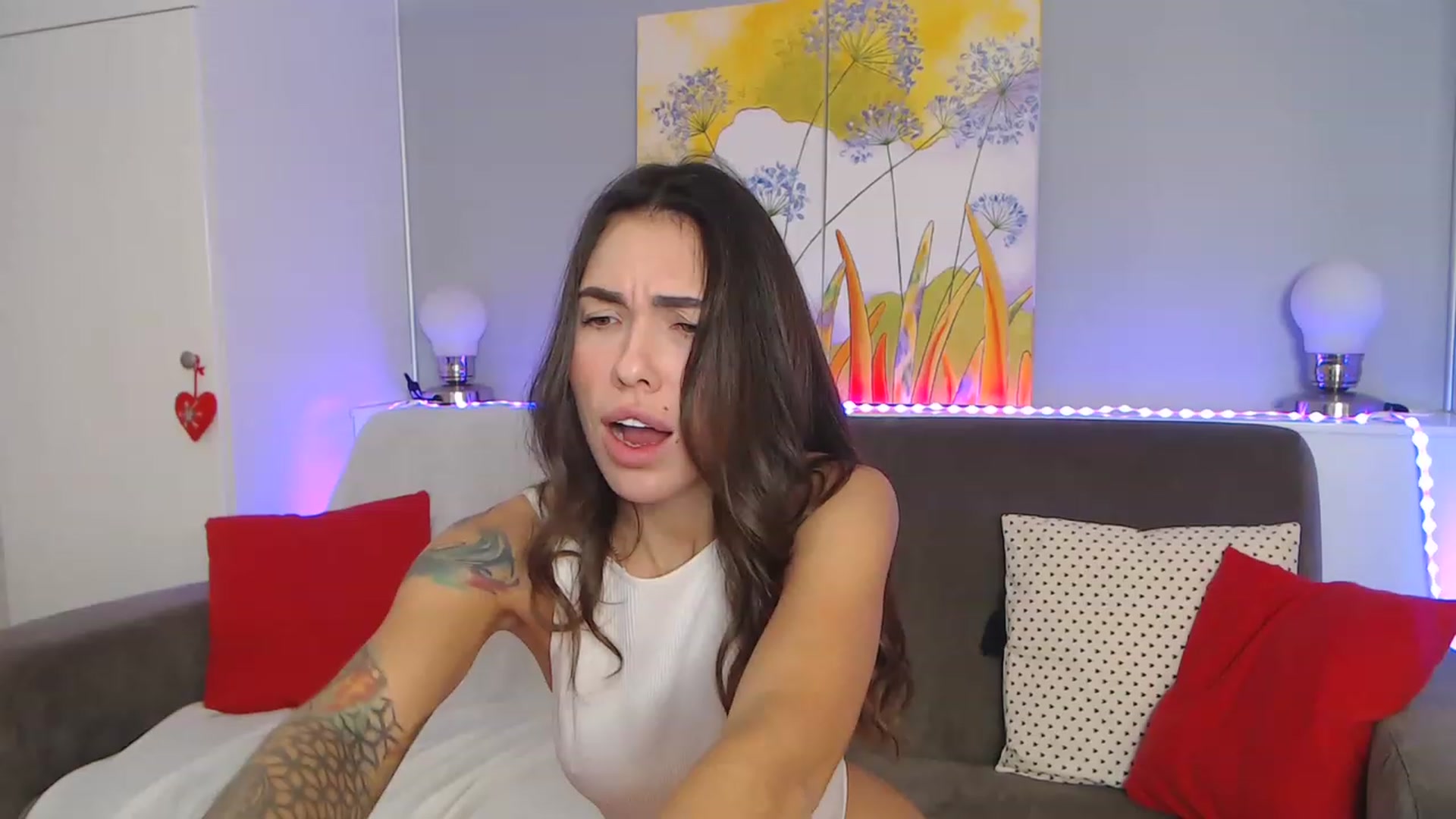 Gallery image thumbnail from VikiEvans's myfreecams stream on, 12/03/2022, 16:19 image 9 of 20