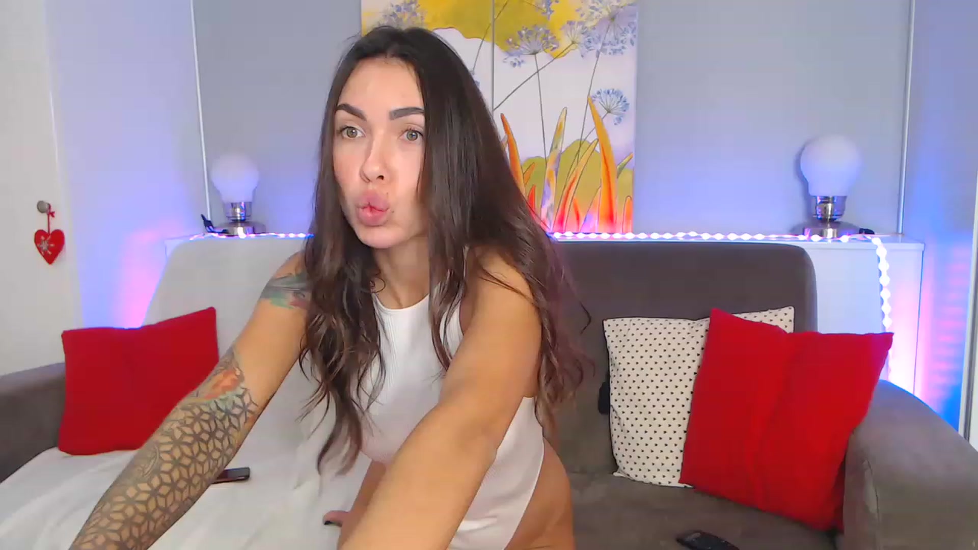 Gallery image thumbnail from VikiEvans's myfreecams stream on, 12/03/2022, 20:07 image 10 of 20