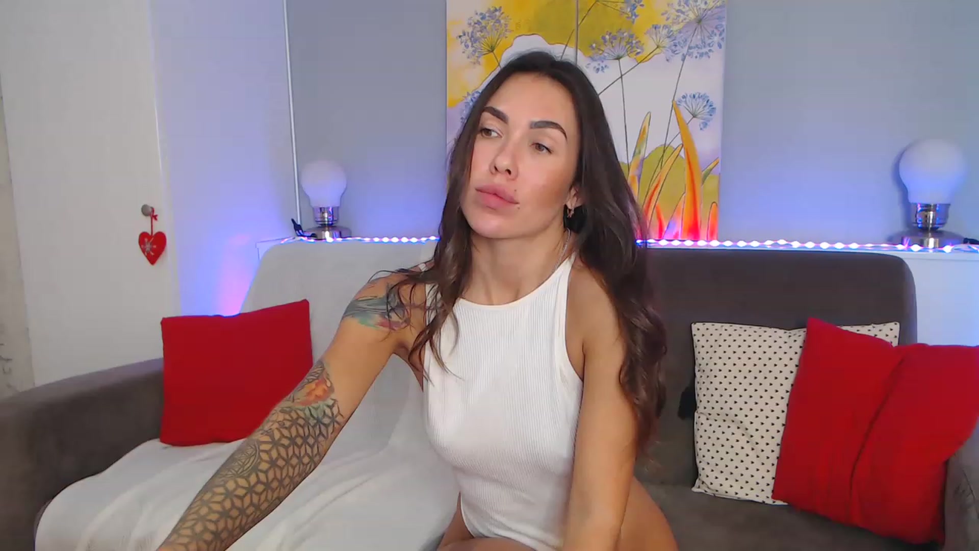 Gallery image thumbnail from VikiEvans's myfreecams stream on, 12/03/2022, 20:07 image 1 of 20