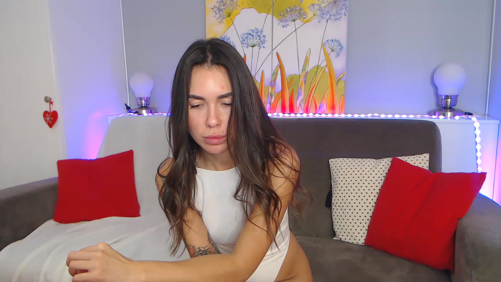 Gallery image thumbnail from VikiEvans's myfreecams stream on, 12/03/2022, 20:43 image 17 of 20