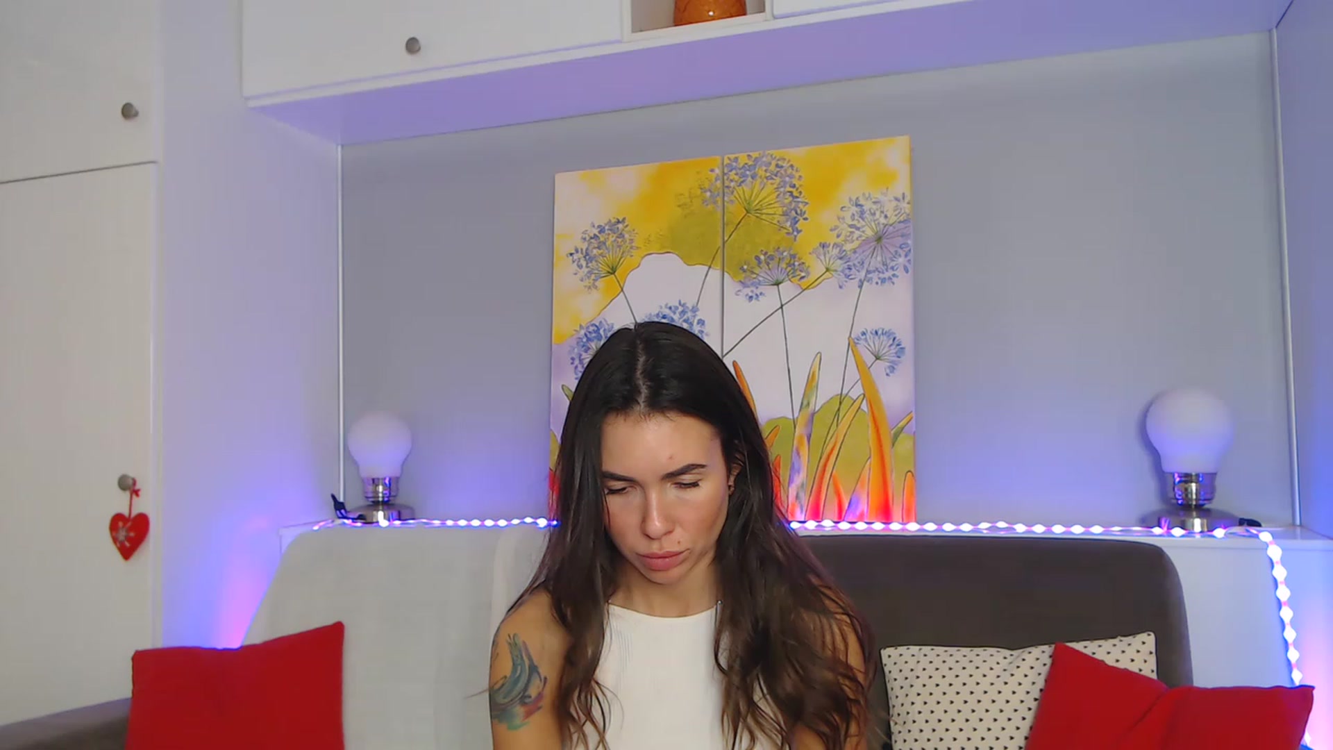 Gallery image thumbnail from VikiEvans's myfreecams stream on, 12/03/2022, 21:49 image 11 of 20