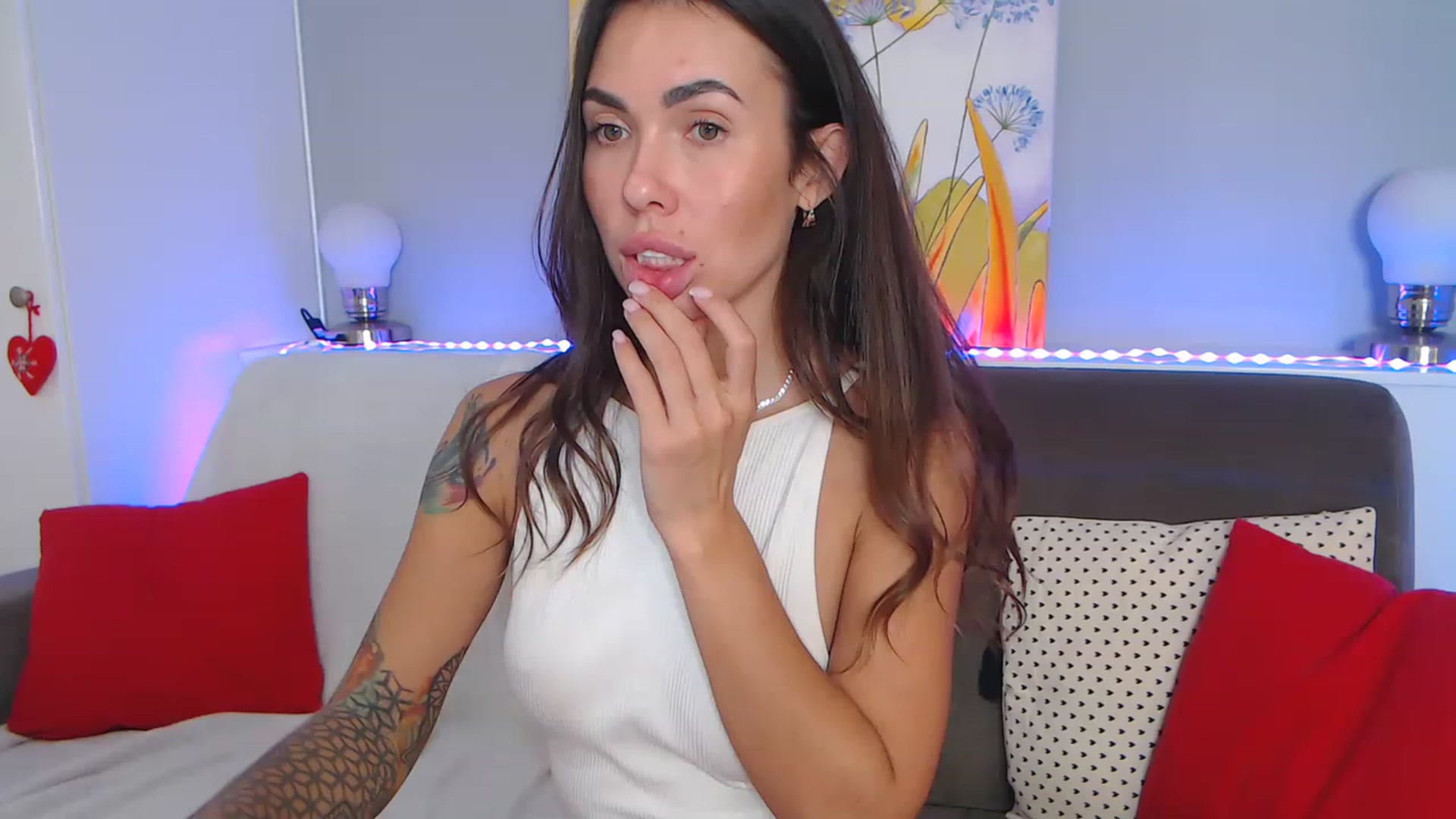 Gallery image thumbnail from VikiEvans's myfreecams stream on, 12/03/2022, 21:49 image 14 of 20