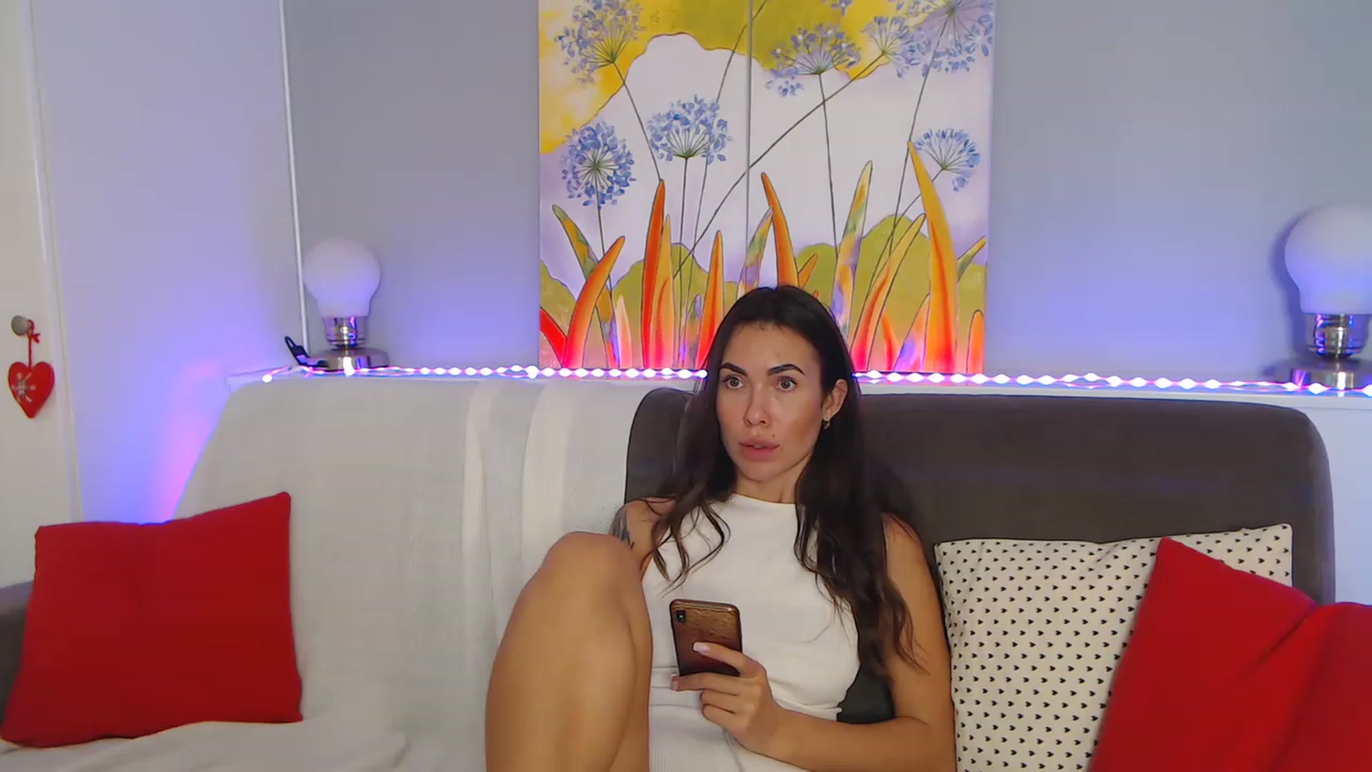 Gallery image thumbnail from VikiEvans's myfreecams stream on, 12/03/2022, 21:49 image 18 of 20