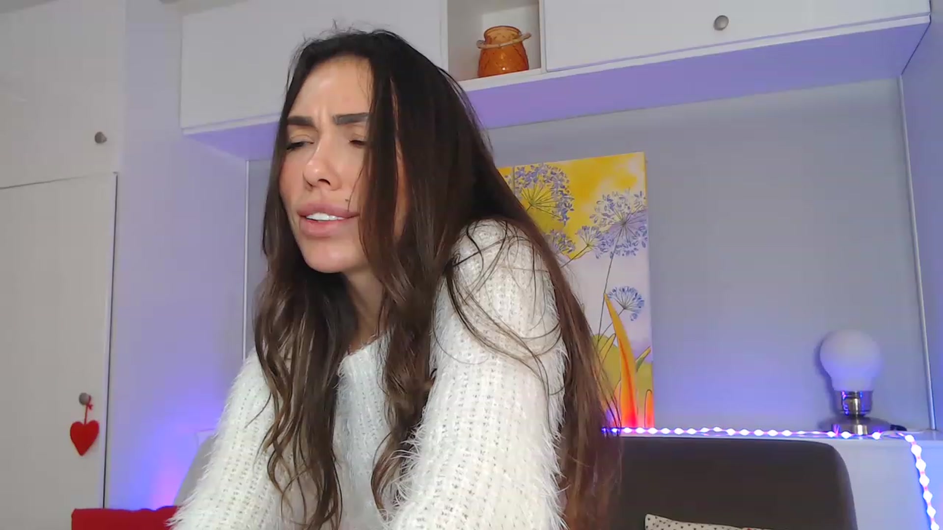 Gallery image thumbnail from VikiEvans's myfreecams stream on, 12/04/2022, 17:21 image 9 of 20