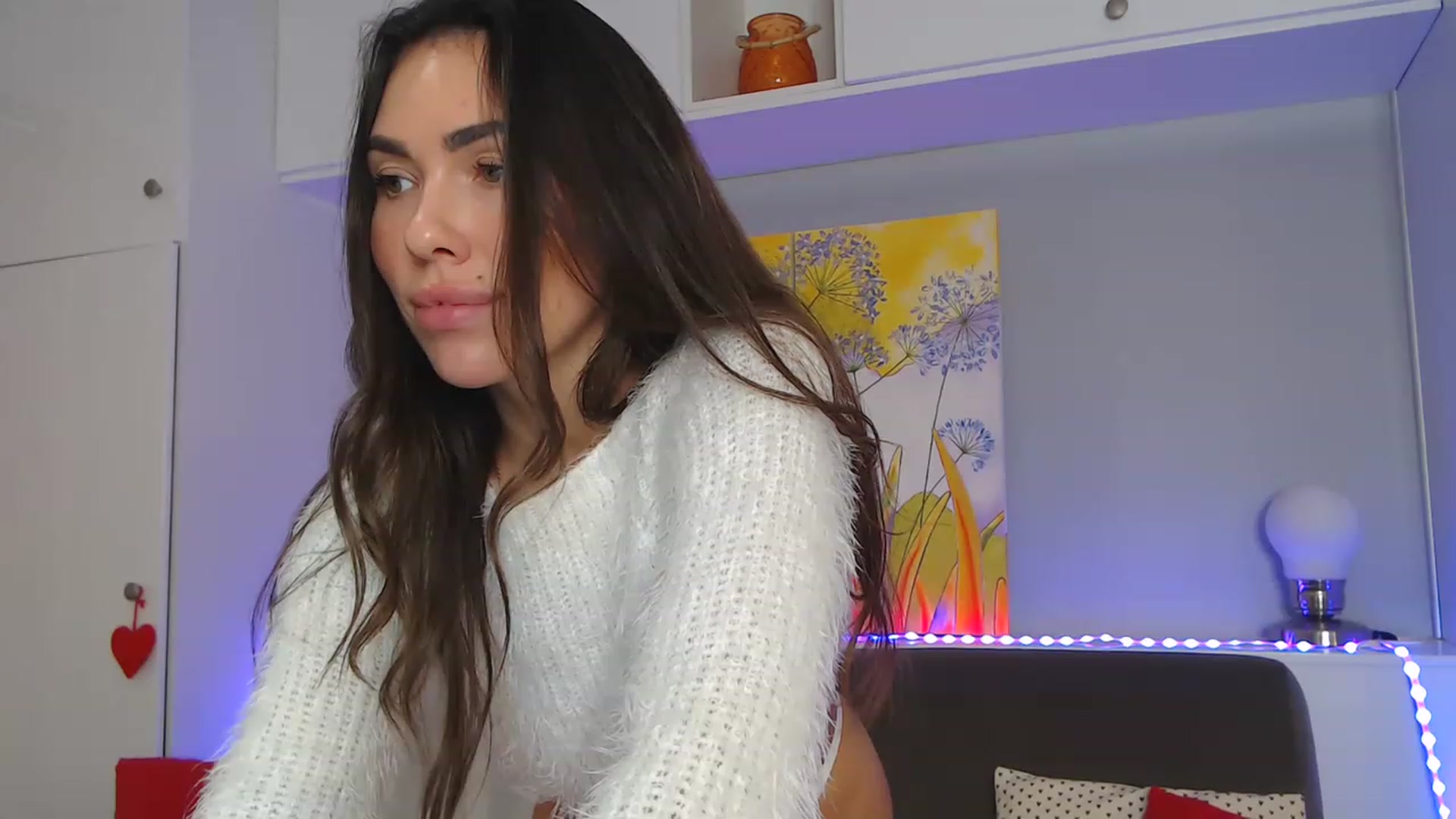 Gallery image thumbnail from VikiEvans's myfreecams stream on, 12/04/2022, 17:21 image 2 of 20