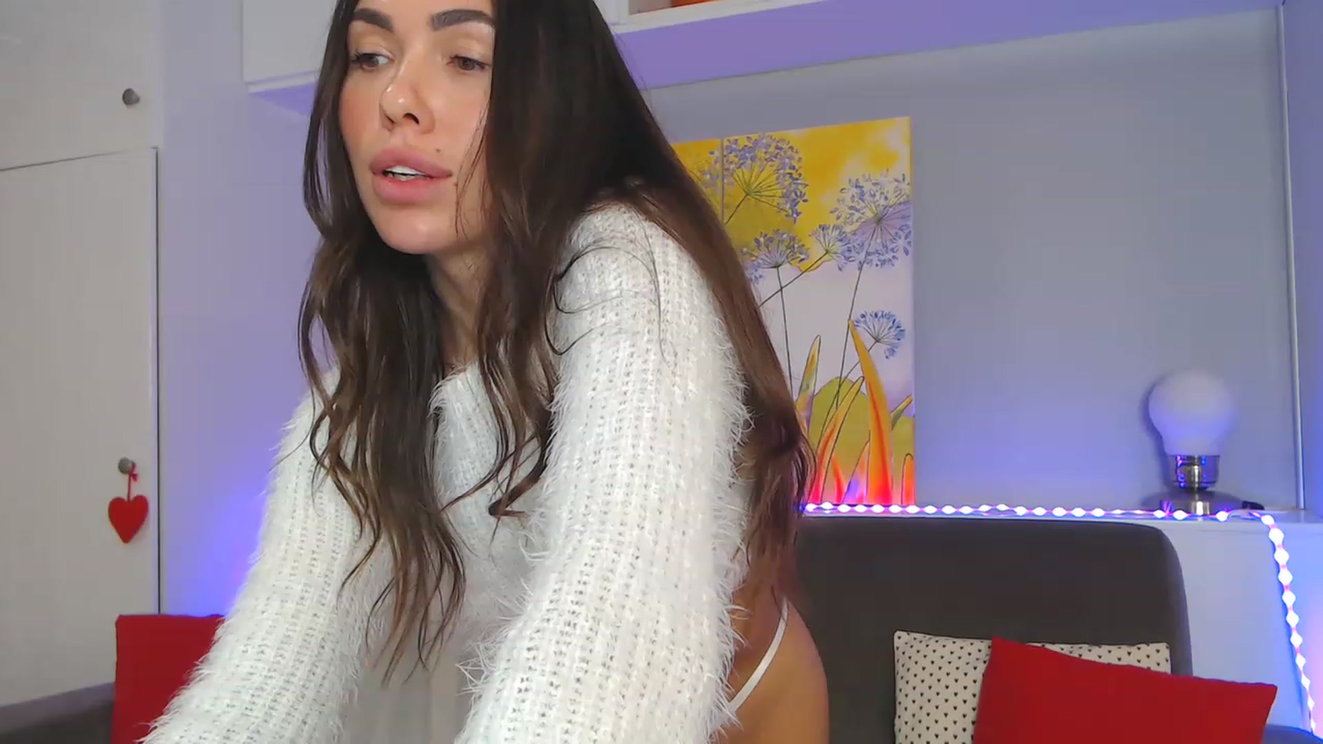 Gallery image thumbnail from VikiEvans's myfreecams stream on, 12/04/2022, 21:12 image 2 of 20