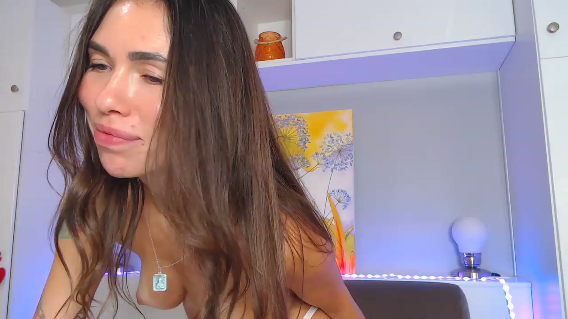 Gallery image thumbnail from VikiEvans's myfreecams stream on, 12/04/2022, 22:09 image 7 of 20
