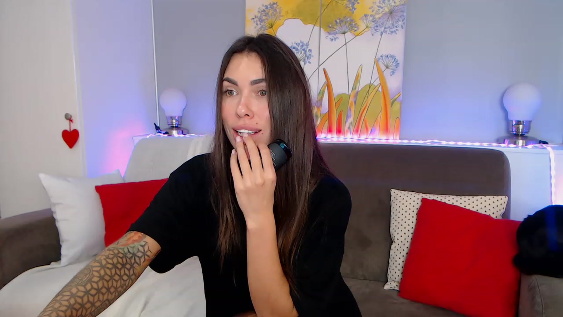 Gallery image thumbnail from VikiEvans's myfreecams stream on, 12/06/2022, 18:44 image 7 of 20