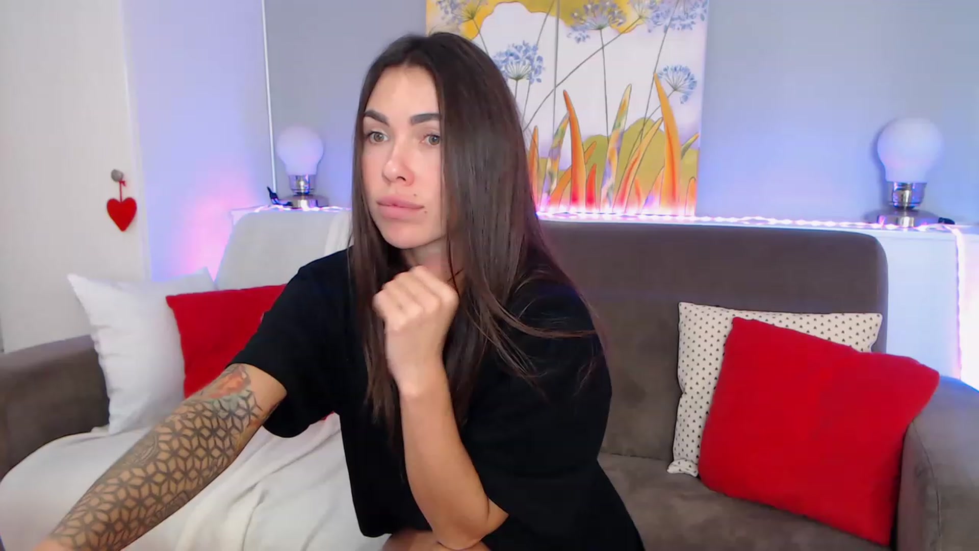 Gallery image thumbnail from VikiEvans's myfreecams stream on, 12/06/2022, 18:44 image 5 of 20