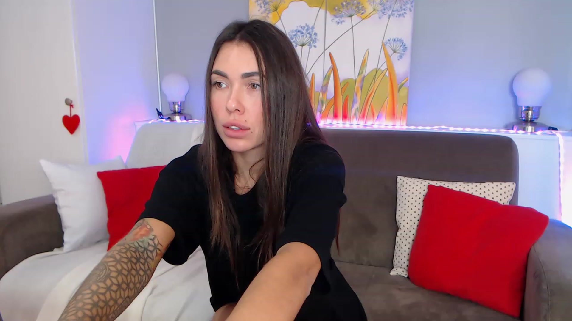 Gallery image thumbnail from VikiEvans's myfreecams stream on, 12/06/2022, 18:44 image 3 of 20