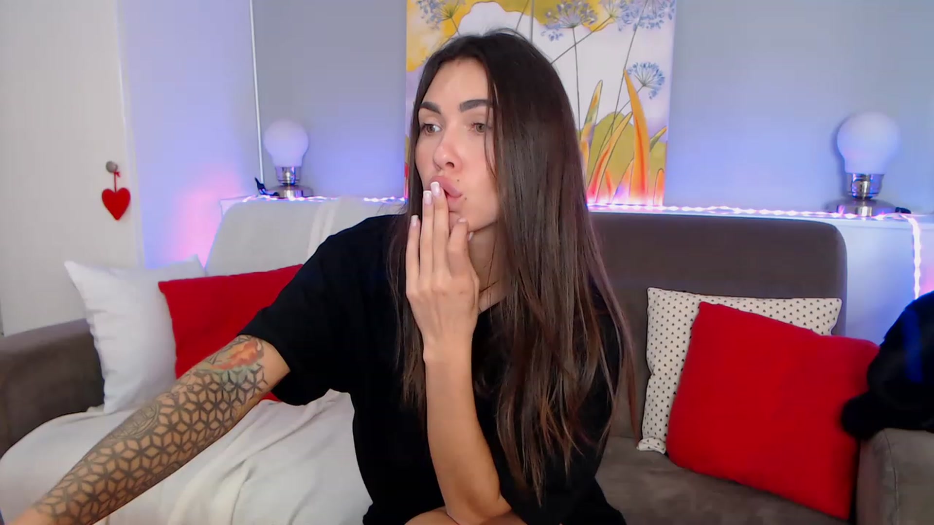Gallery image thumbnail from VikiEvans's myfreecams stream on, 12/06/2022, 18:44 image 6 of 20
