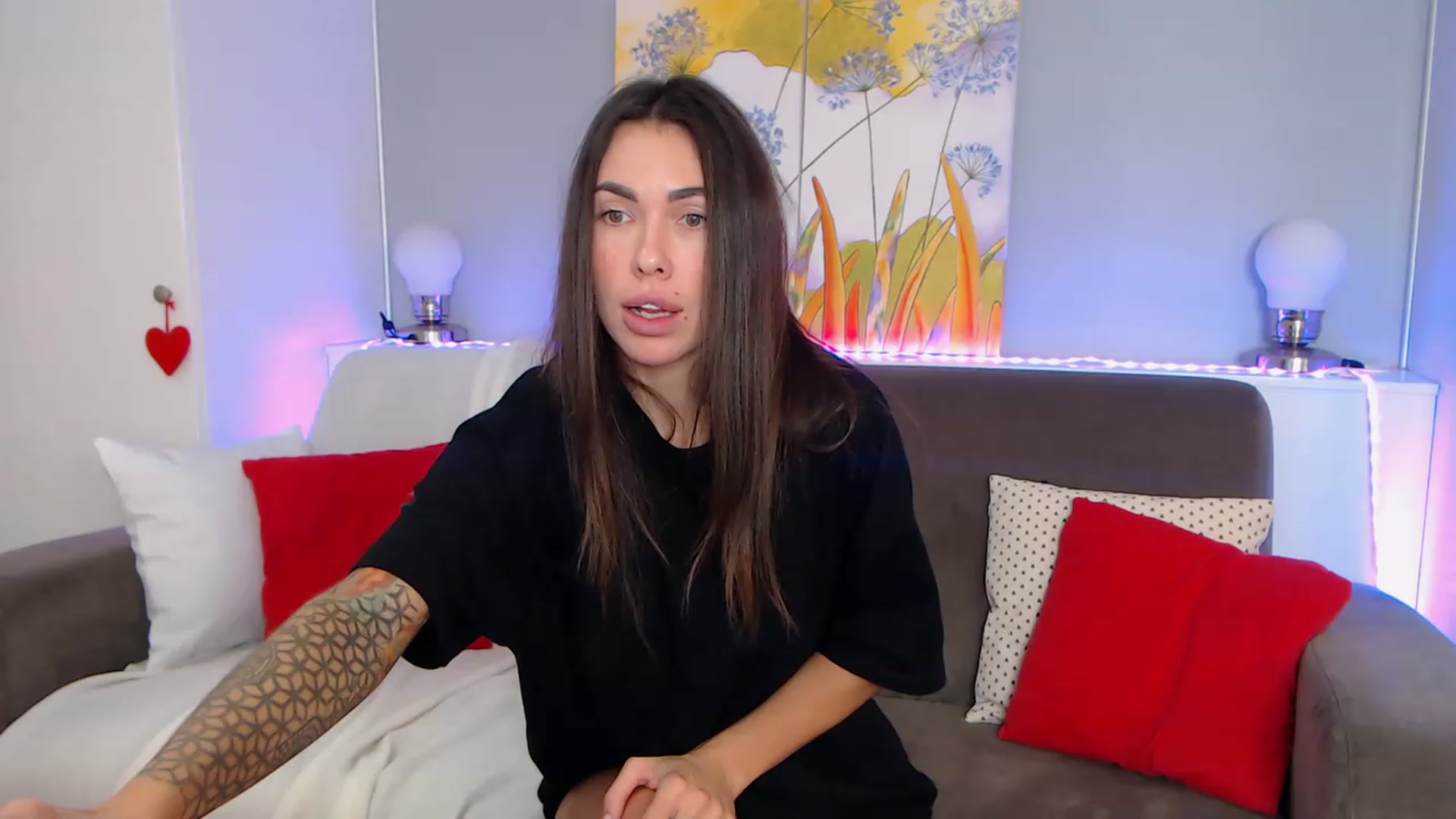 Gallery image thumbnail from VikiEvans's myfreecams stream on, 12/06/2022, 18:44 image 1 of 20