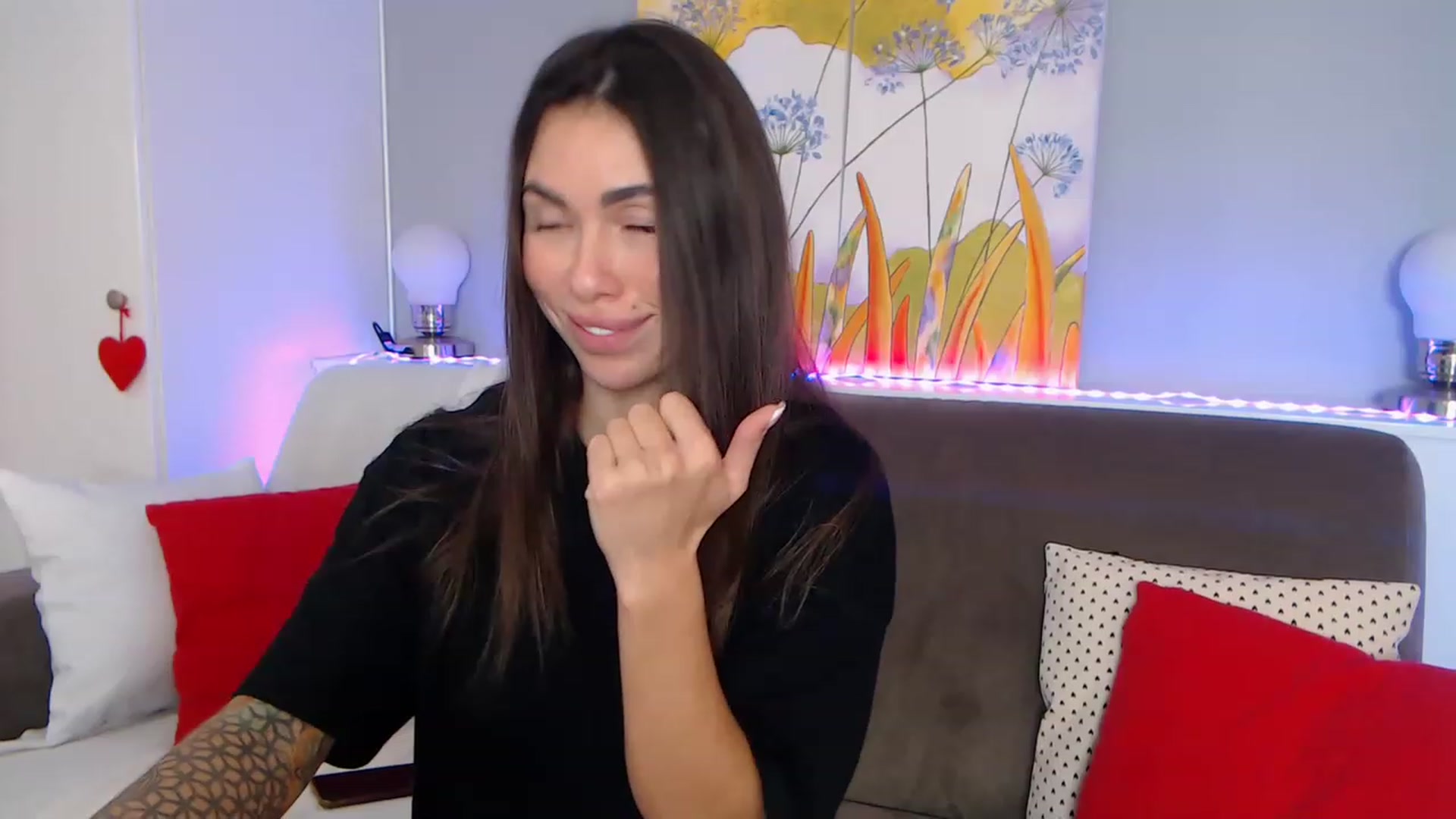 Gallery image thumbnail from VikiEvans's myfreecams stream on, 12/06/2022, 18:44 image 15 of 20