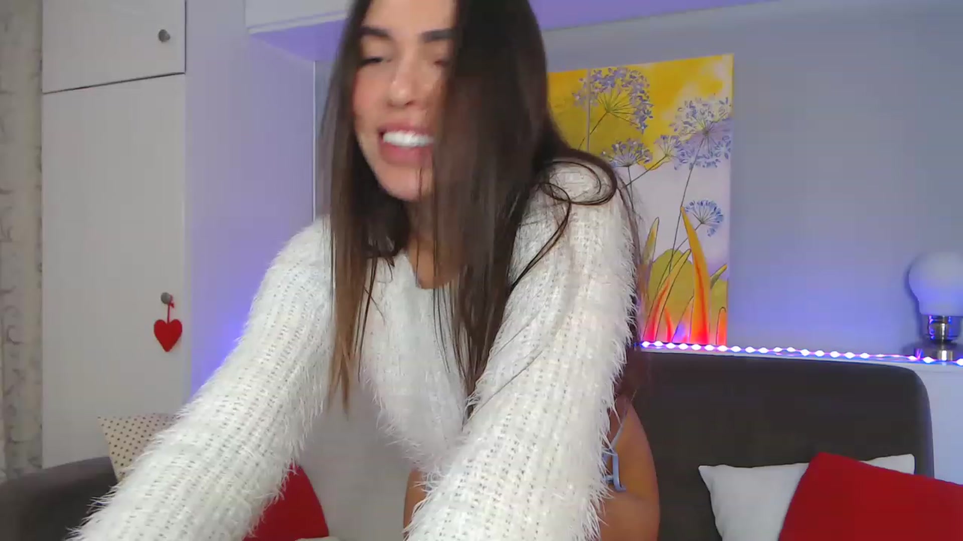 Gallery image thumbnail from VikiEvans's myfreecams stream on, 12/07/2022, 17:22 image 15 of 20