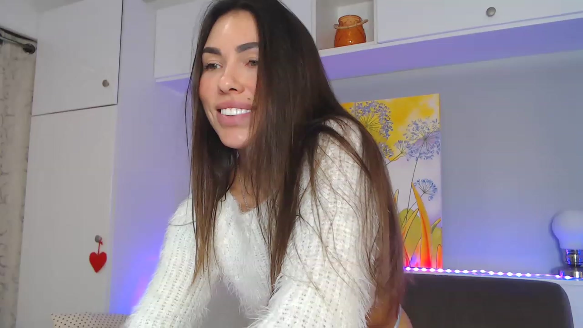 Gallery image thumbnail from VikiEvans's myfreecams stream on, 12/07/2022, 17:22 image 12 of 20
