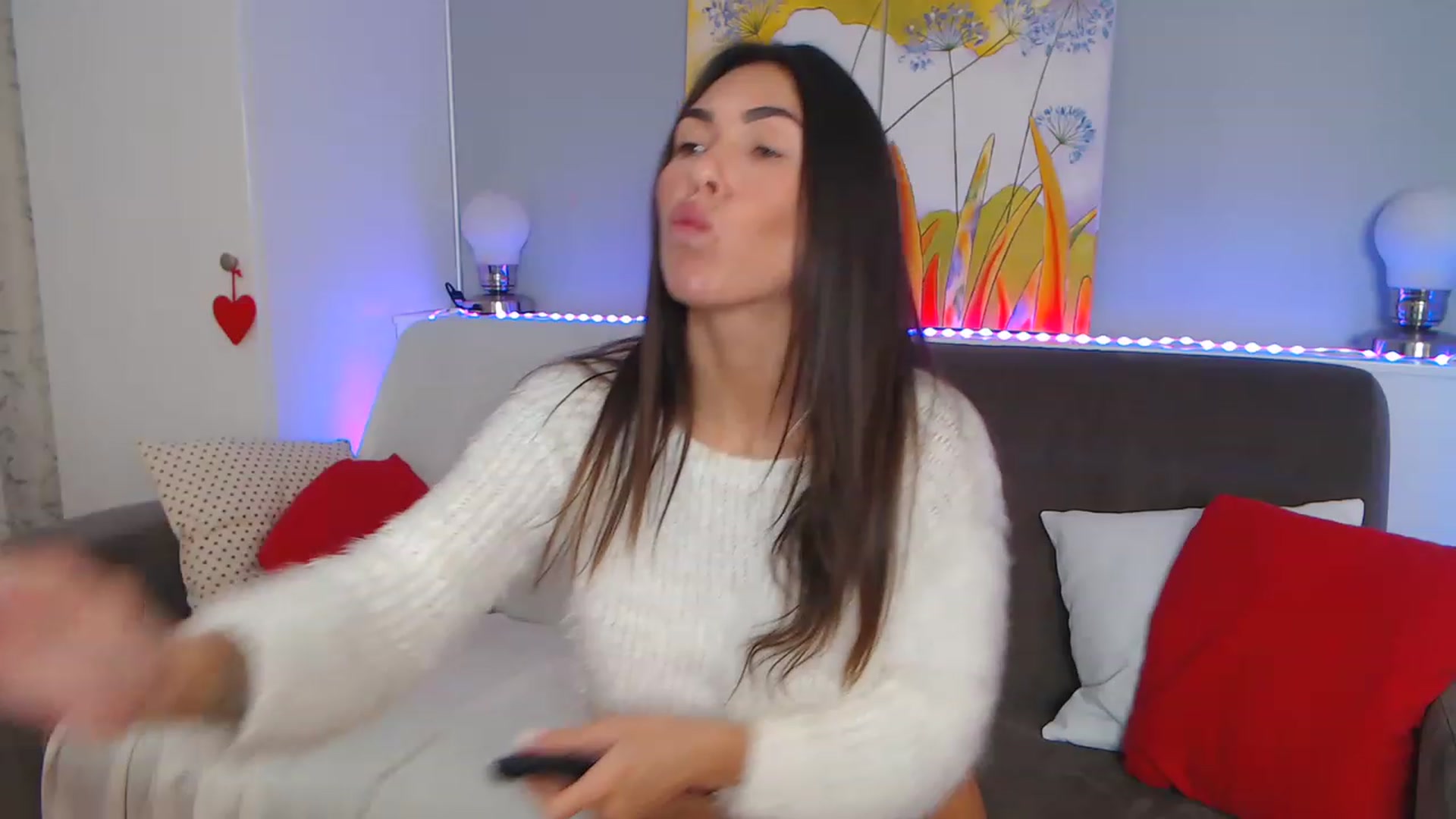 Gallery image thumbnail from VikiEvans's myfreecams stream on, 12/07/2022, 17:22 image 6 of 20