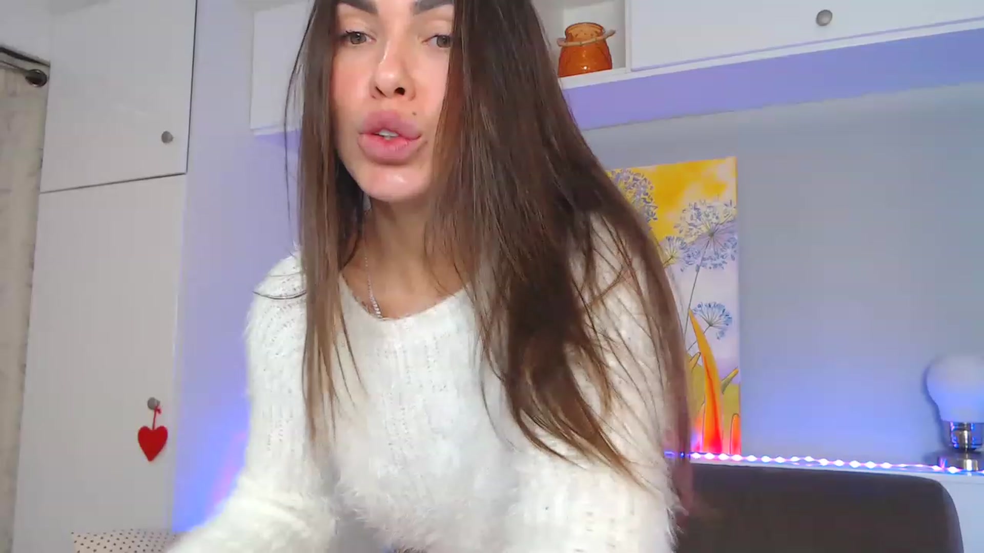 Gallery image thumbnail from VikiEvans's myfreecams stream on, 12/07/2022, 17:22 image 11 of 20