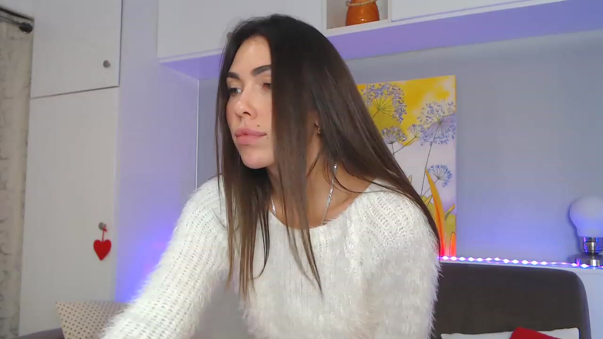 Gallery image thumbnail from VikiEvans's myfreecams stream on, 12/07/2022, 17:22 image 18 of 20