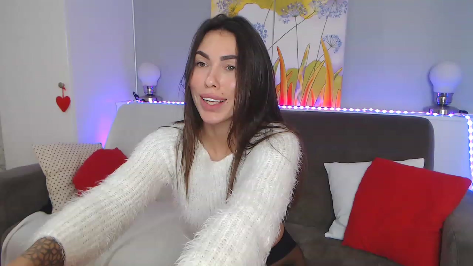 Gallery image thumbnail from VikiEvans's myfreecams stream on, 12/07/2022, 19:04 image 16 of 20