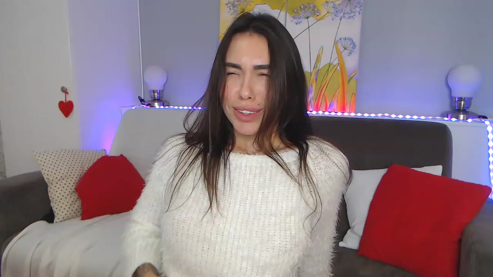 Gallery image thumbnail from VikiEvans's myfreecams stream on, 12/07/2022, 19:04 image 17 of 20