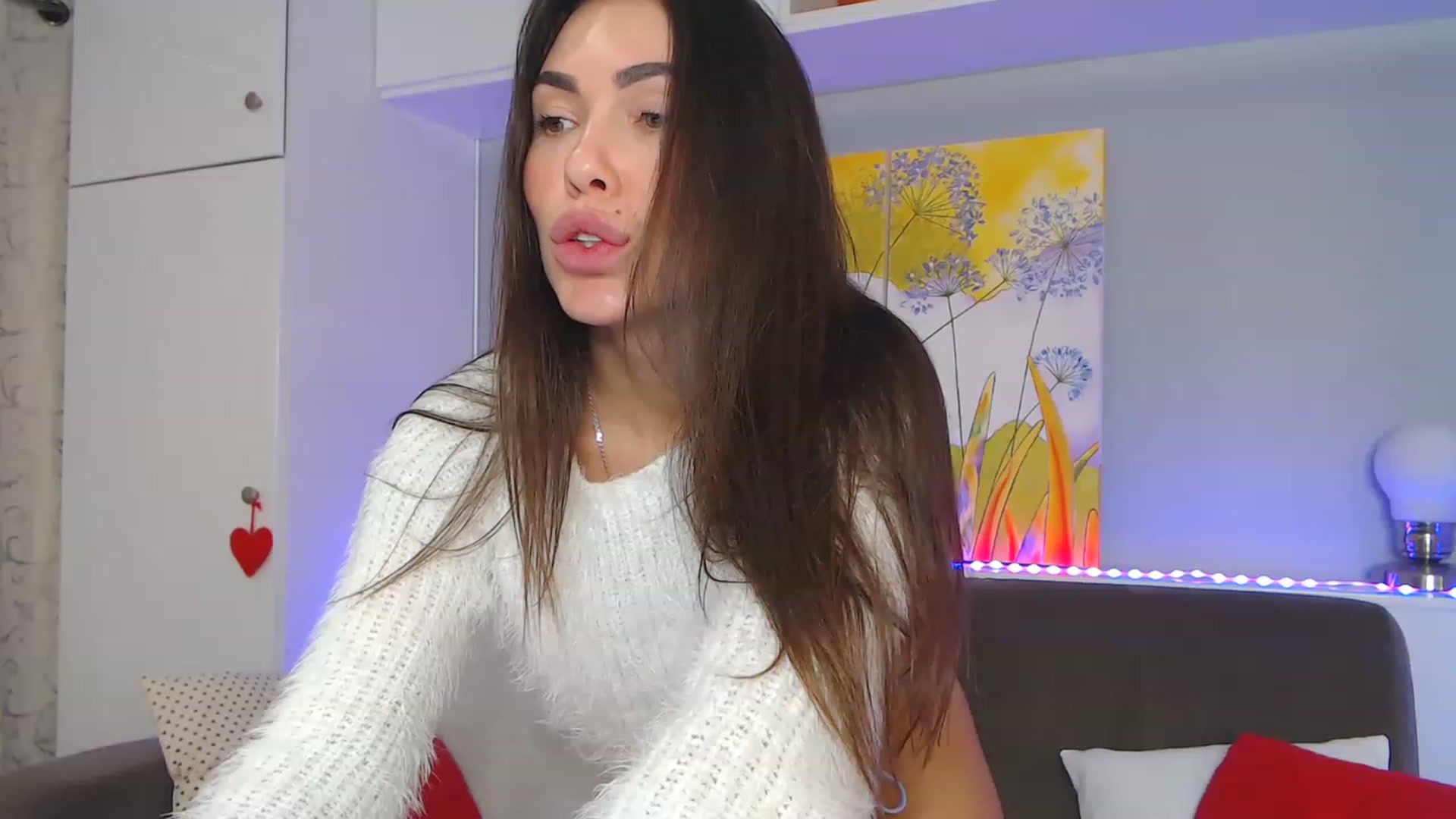 Gallery image thumbnail from VikiEvans's myfreecams stream on, 12/07/2022, 19:04 image 1 of 20