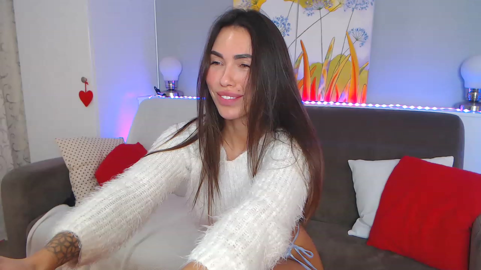 Gallery image thumbnail from VikiEvans's myfreecams stream on, 12/07/2022, 19:04 image 4 of 20