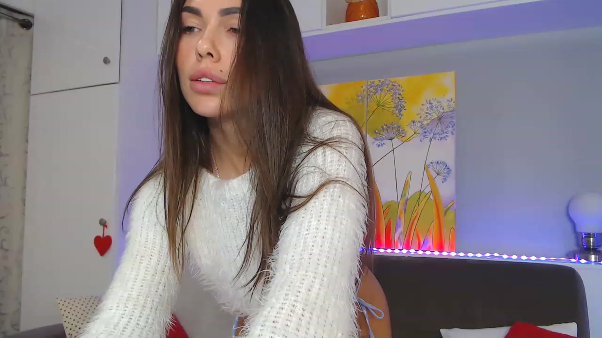 Gallery image thumbnail from VikiEvans's myfreecams stream on, 12/07/2022, 19:04 image 2 of 20